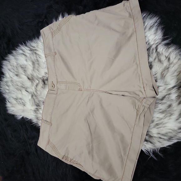 WOMENS PLUS MAURICE TAN SHORTS SIZE 24 EXCELLENT CONDITION - Picture 1 of 5